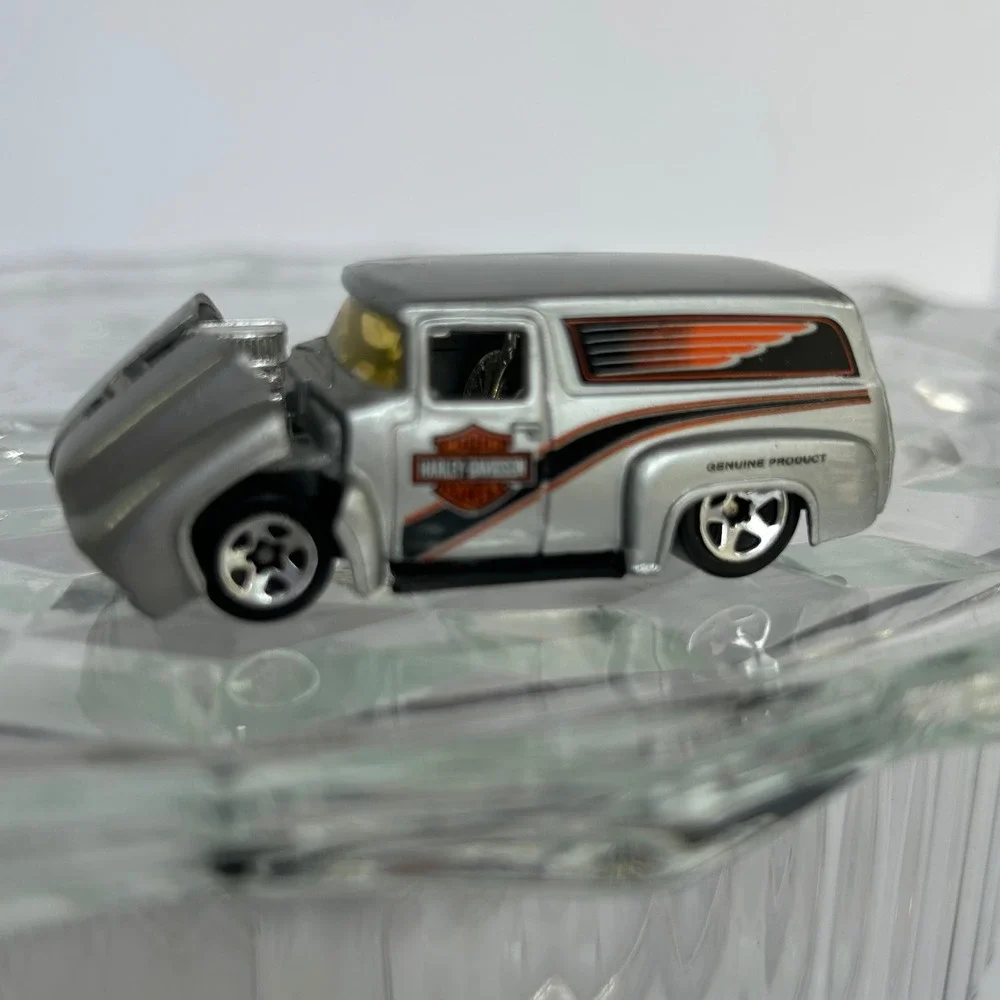 Hot Wheels '56 Ford Harley-Davidson Panel Truck 1999 Diecast Silver‎